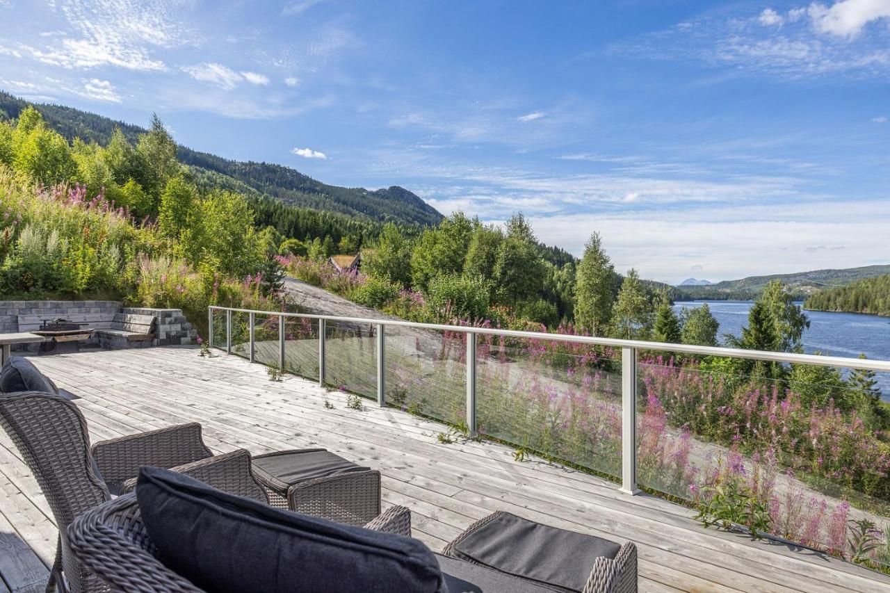 Panorama Cabin- Jacuzzi Available October 2025-May 2026 Lona Bagian luar foto